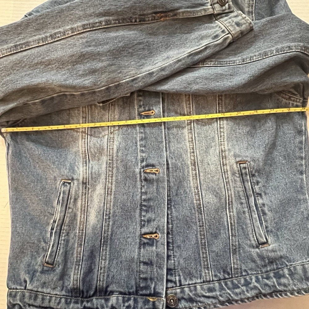 Love Tree Women Classic Light Blue Jean Denim Jacket with pockets size Large - Picture 7 of 10